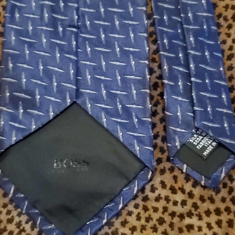 Hugo Boss Necktie - Picture 3 of 4